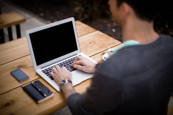 Les meilleures applications pour passer de Mac à PC ou de PC à Mac sans perdre vos données
