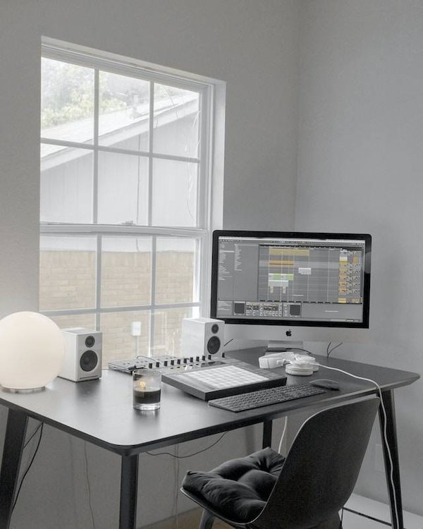 Les astuces pour un rangement efficace des câbles et des accessoires informatiques